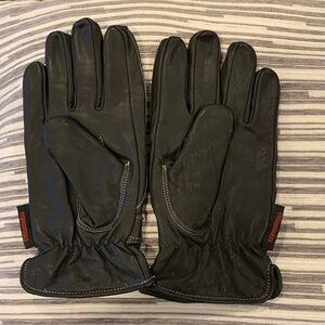 Milwaukee Black Leather Gloves